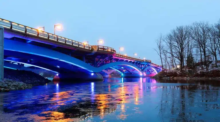 bridge connecting Shrewsbury, Massachusetts