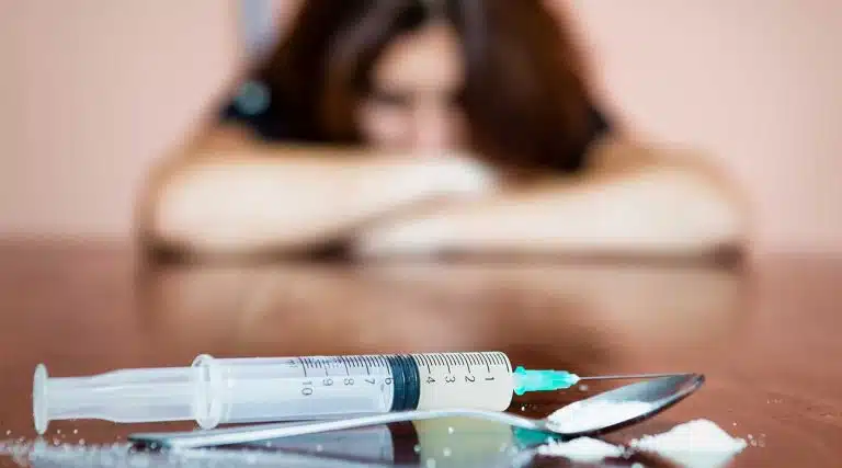 heroin opioid paraphernalia signs and symptoms of heroin addiction