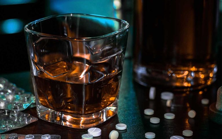 Opioids And Alcohol | The Dangers Of Mixing Opioids & Alcohol