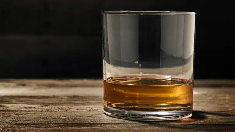 Drinking Whiskey Neat | Effects & Concerns