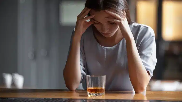 Alcohol Use Disorder & Anxiety Disorders | Dual Diagnosis Risks & Treatment