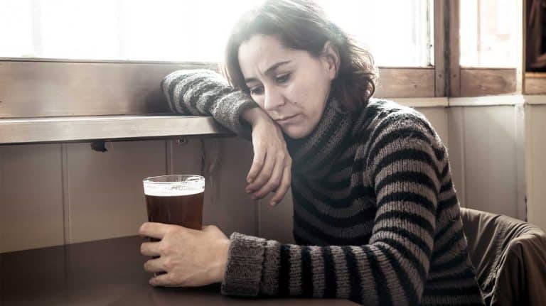 Alcohol Use Disorder & PTSD | Dual Diagnosis Risks & Treatment