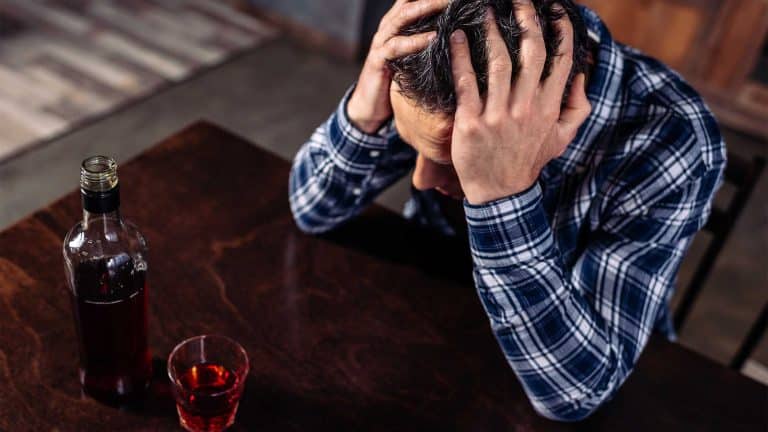 Is There A Link Between Alcohol Use Disorders & Schizophrenia?