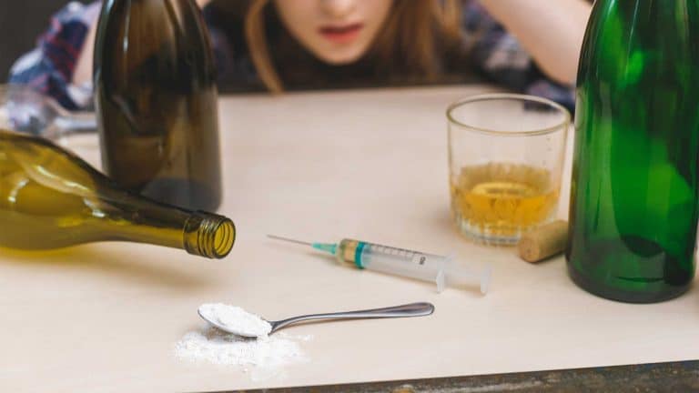 Mixing Heroin & Alcohol | Effects, Dangers, & Treatment