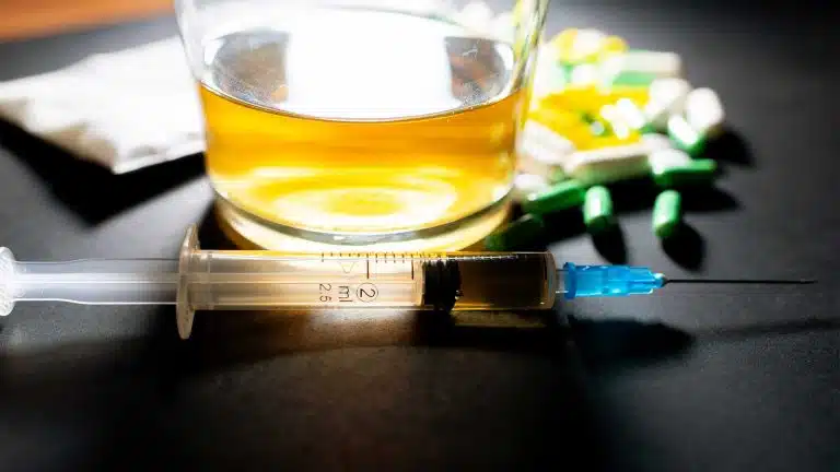 Mixing Steroids & Alcohol | Effects & Health Risks