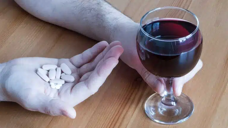 Mixing Vicodin & Alcohol | Effects & Health Risks