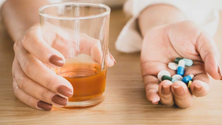 Mixing Xanax & Alcohol | Effects & Dangers