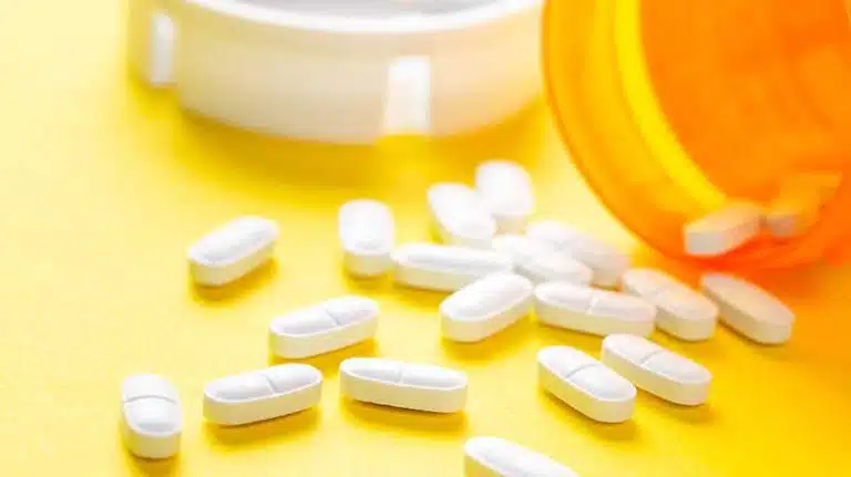 pile of white pills-BuSpar Overdose | Can You Overdose On Buspirone?