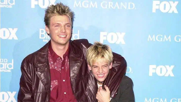 Nic & Aaron Carter at an awards show