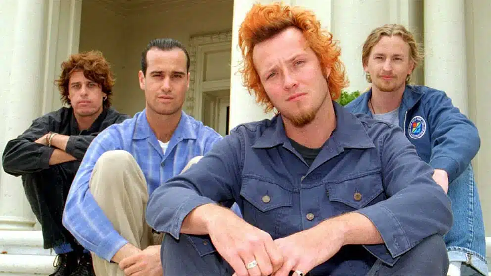 Scott Weiland and Stone Temple Pilots band members